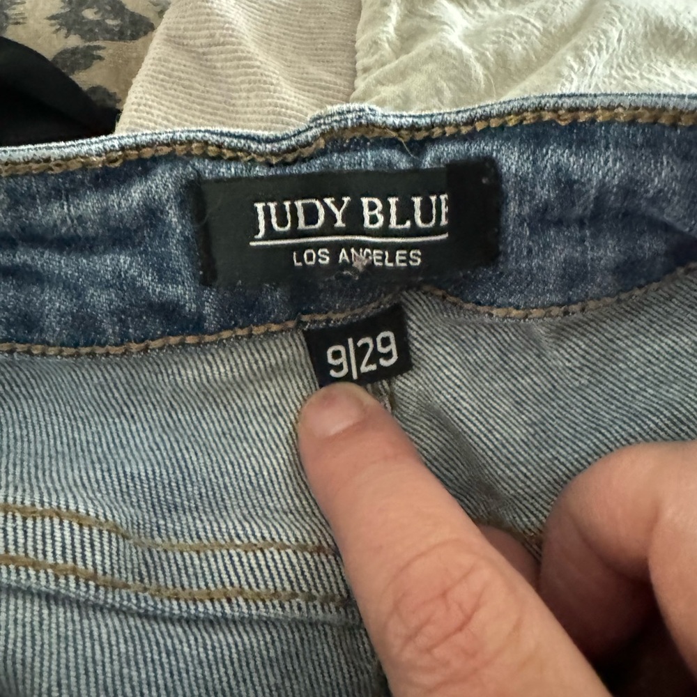 Judy Blue jeans - Picture 6 of 6